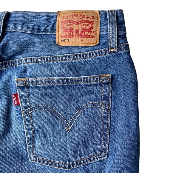 Levis 501 T Tapered Jeans Womens Size 26 Premium Denim Ankle Button Fly Mid Rise - Picture 3 of 12